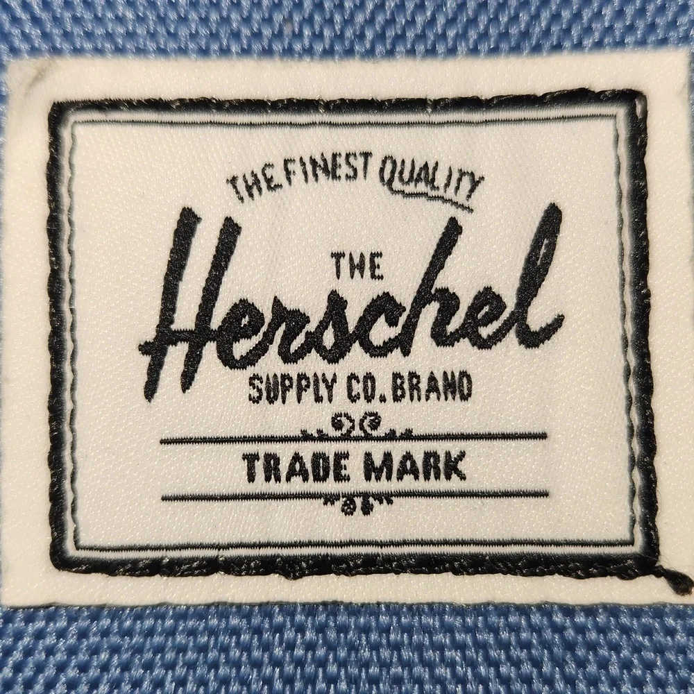 HERSHEL SUPPLY COMPANY Sprout Change Mat In Blue And Navy